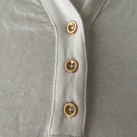 Chico's NWOT Classic White Polo Shirt Size 1 (Medium 8-10) - Picture 2 of 7